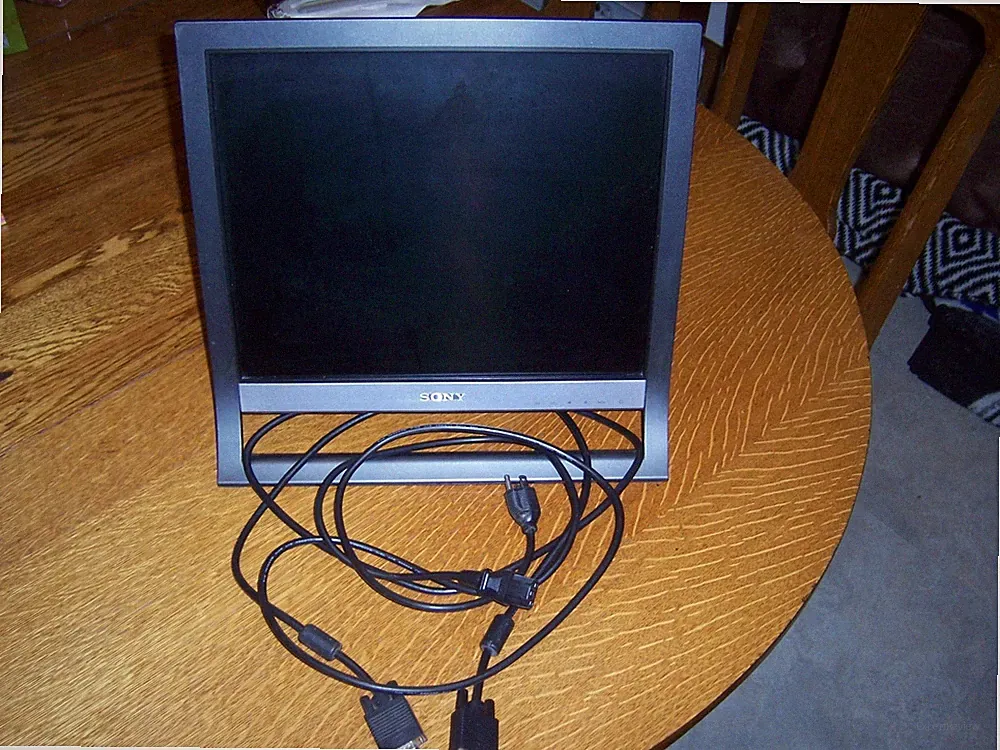 17" Sony SDM-HS75 LCD Color Computer Monitor Cables Included EX+ Cond Gaming