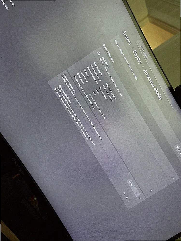 27-inch Curved 240HZ GAMING MONITOR