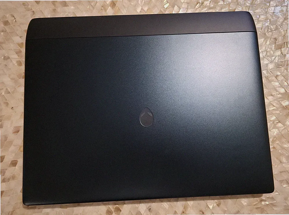 6TB! Alienware 18 Area-51 Gaming Laptop 18" 300Hz Ultra 9 64GB RAM RTX 5090; BAG