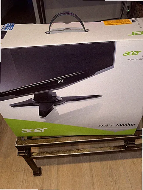 Acer 20-inch Monitor In It’s Box That Has Been Opened