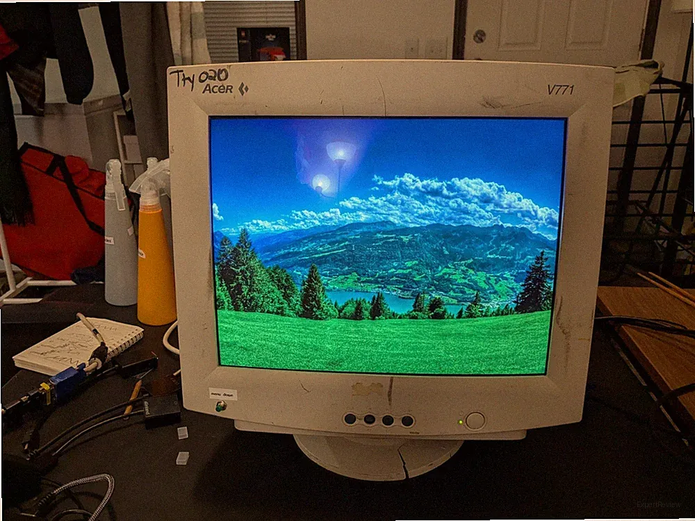 Acer v771 17" VGA CRT monitor