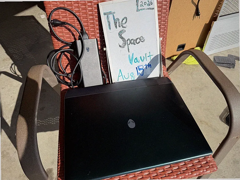 Alienware 18 Area-51 Gaming Laptop 18" 300Hz Ultra 9 64GB RAM 2TB RTX 5090 2tb