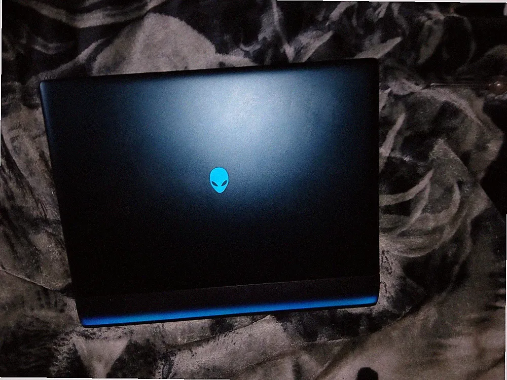 Alienware 18 Area-51 Gaming Laptop AA18250-18.0" WQXGA 300Hz 3ms Display, Intel