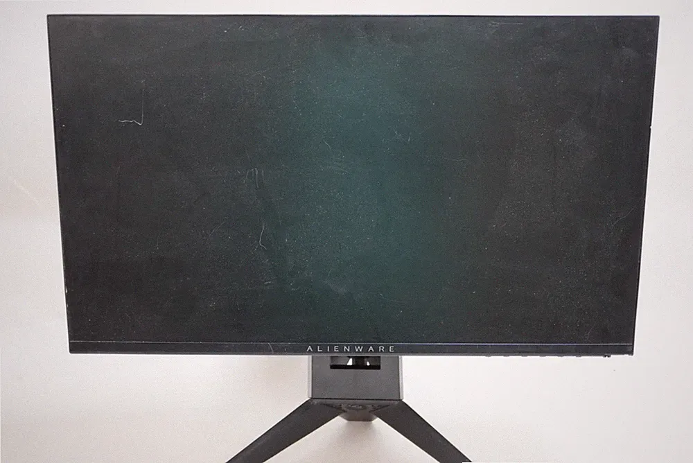 Alienware 24" Gaming Monitor Flat Panel AW2518HF October 2019 w adjustable stand