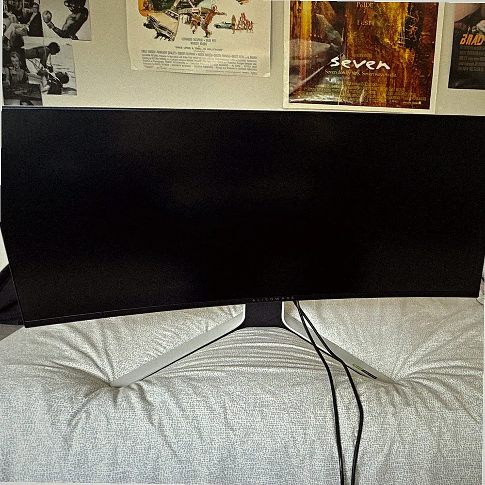Alienware Alienware 32 Curved Gaming Monitor 32 in 16:9 White/Black