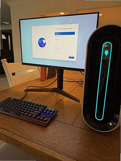 Alienware Aurora R10-(Gaming Bundle- Alienware, and LG monitor