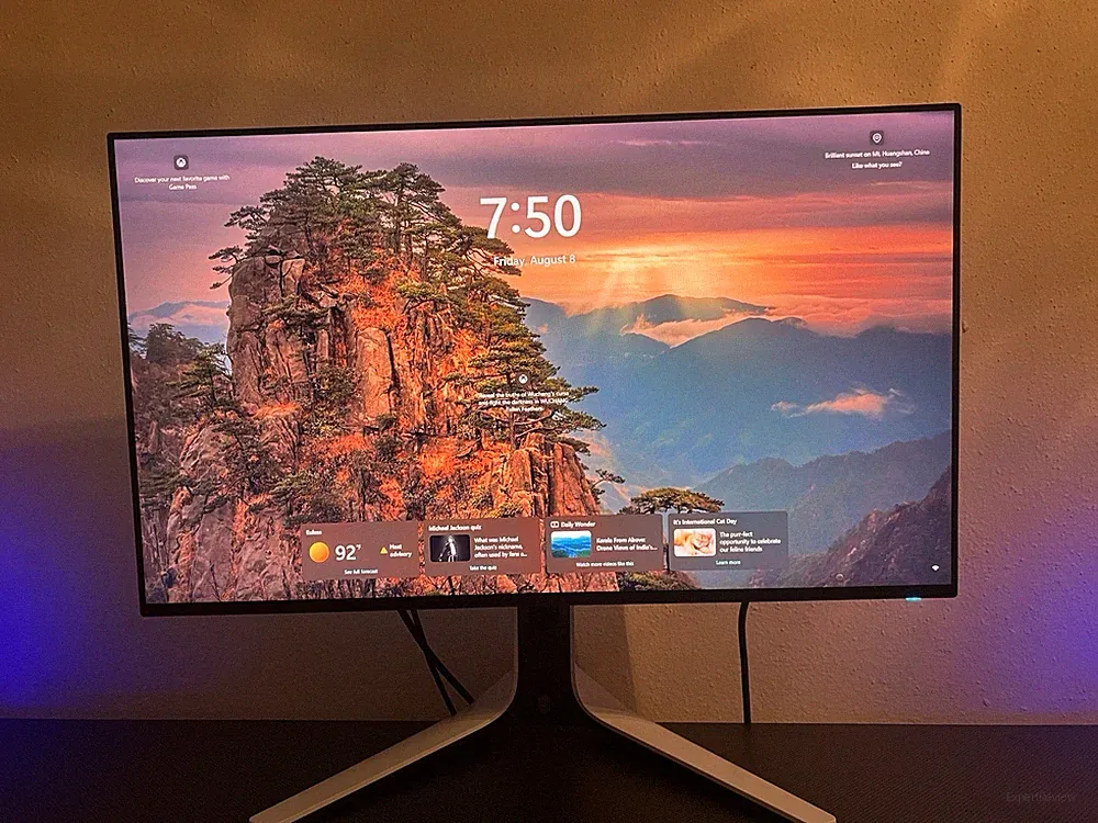 Alienware AW2723DF 27" QHD 240Hz 1ms G-Sync Gaming Monitor – Lunar Light