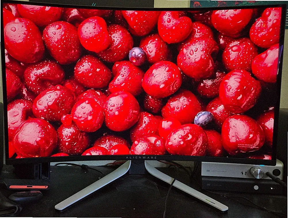 Alienware Curved Gaming Monitor QD-OLED 31.6" 240Hz 4K - AW3225QF