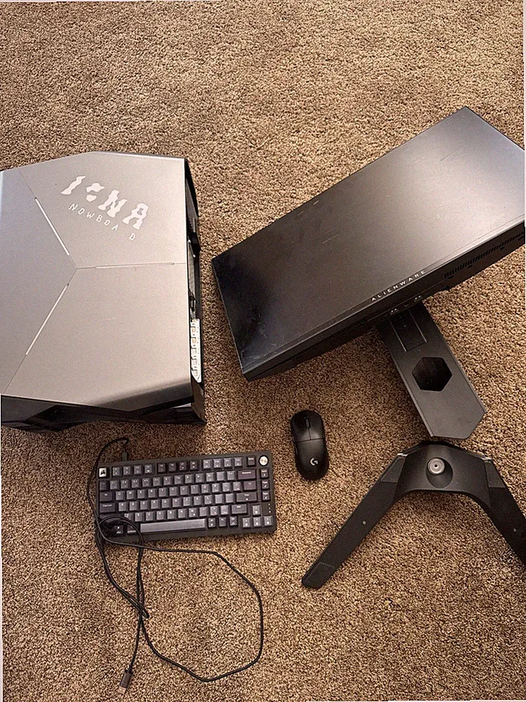 Alienware Nvidia GeForce 2080ti Gaming Pc With Alienware 240hz Monitor