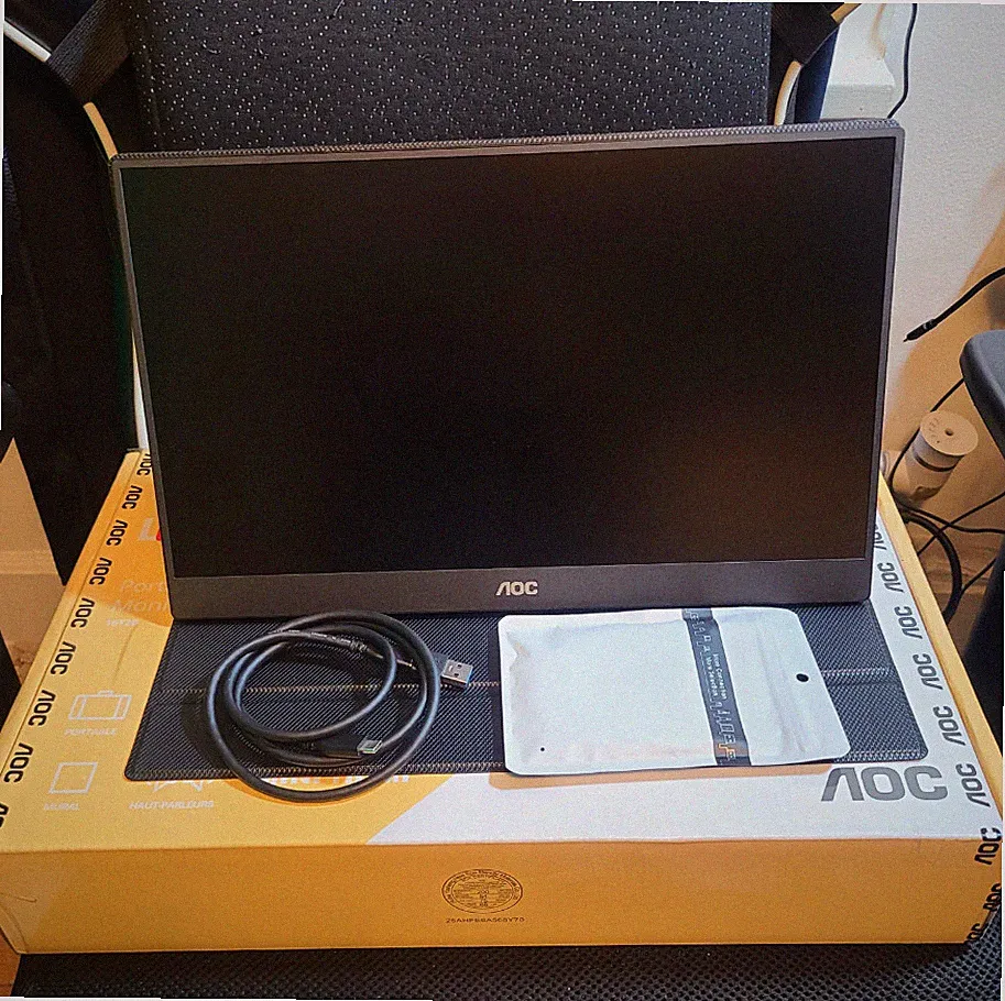 AOC 16" 16T20 Portable Monitor, Slim Smart Cover plus mini HDMI to HDMI adapter