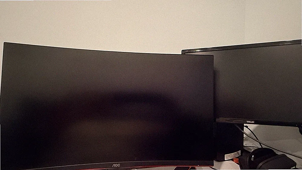 AOC 32" Curved Gaming Monitor 240Hz 0.5ms + Heavy-Duty Adjustable Desk Mount Arm