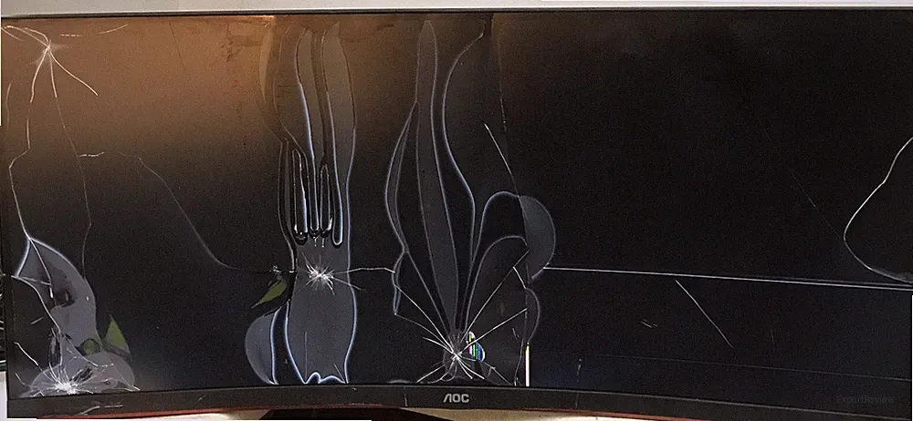 AOC CQ34G2 Super Curved Frameless Gaming Monitor Cracked Screen powers on