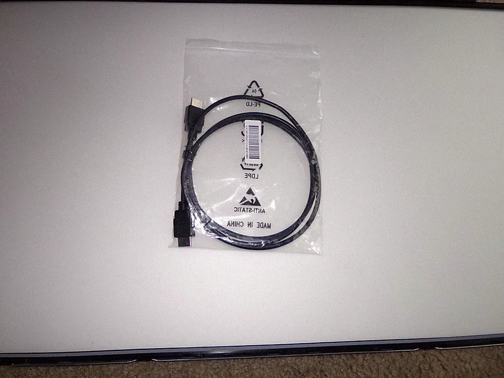 AOC HD 4K GAMING GENUINE MONITOR DP CABLE