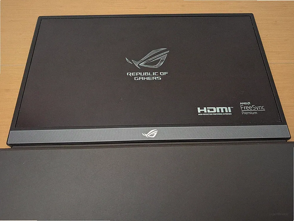 ASUS ROG Strix XG17AHPE 17.3" IPS LED Portable Monitor