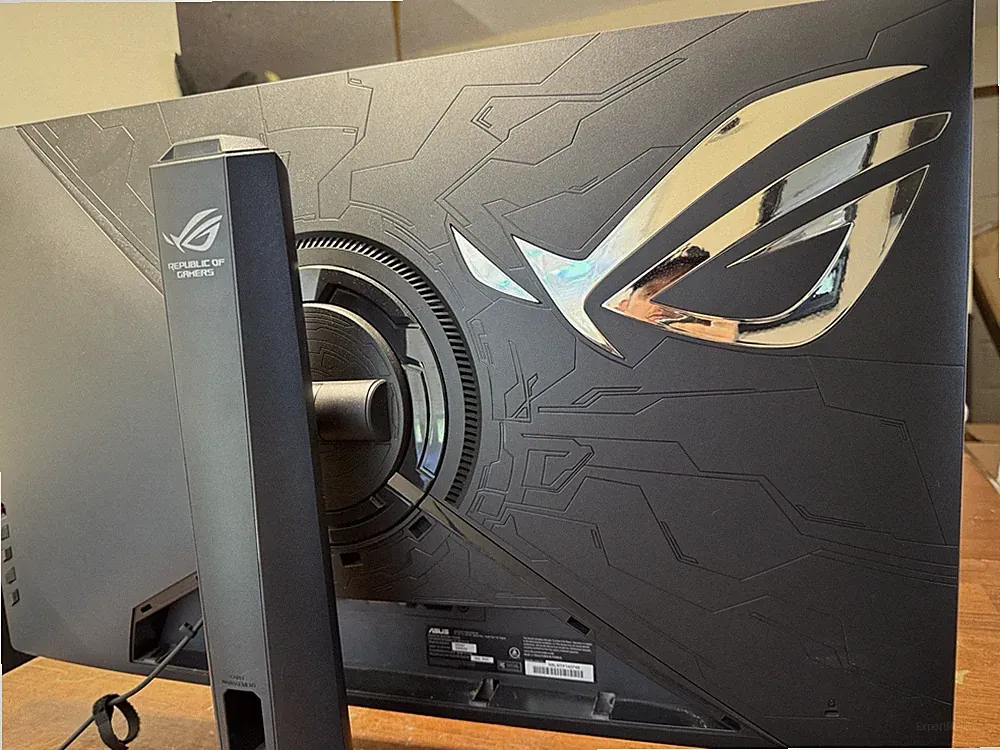 ASUS ROG Strix XG32UQ 32 inch 160HZ 3840x2160 LED LCD Non-Touch Screen Cracked
