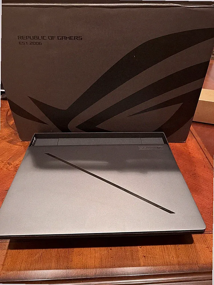ASUS ROG Zephyrus G16 16" OLED 240Hz Gaming Laptop Intel Ultra 9 - 32GB Ram 3TB
