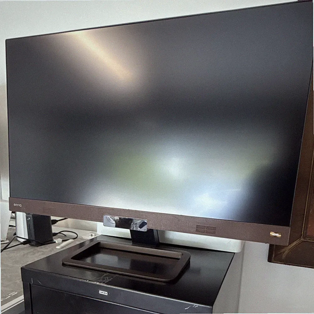 BenQ EX2780Q 27" LCD Monitor 144Hz QHD Built-in Speakers Remote Control Black