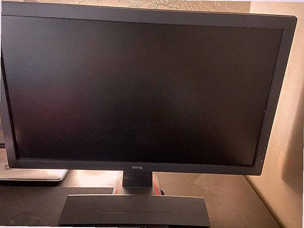 benq gaming monitor 26’ 60 hertz