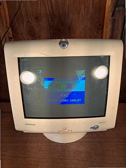Compaq MV540 14" CRT Monitor VGA Retro PC - Powers On