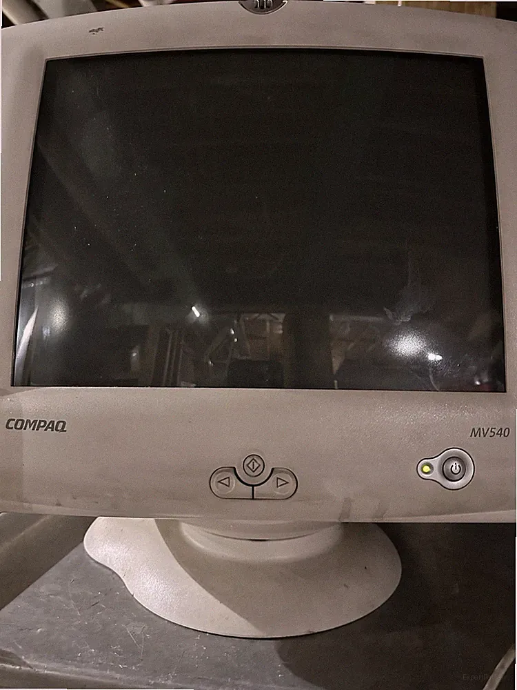 Compaq MV540 CRT Monitor for Retro Gaming 14"