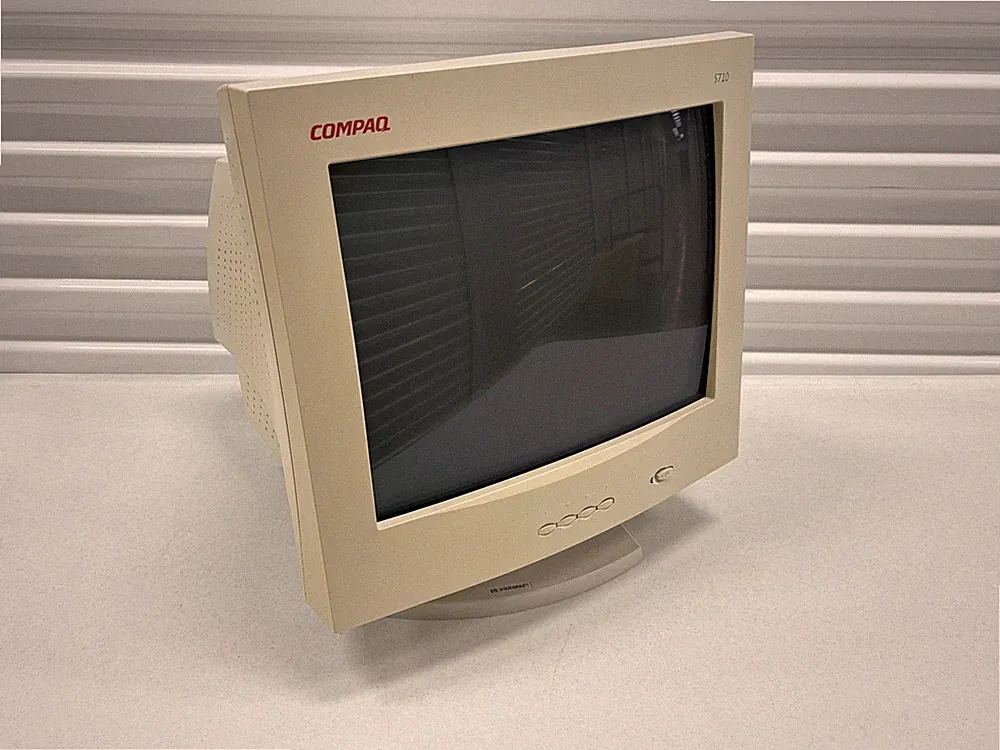 Compaq S710 17" CRT Monitor PC VGA Computer Monitor Retro Gaming - TESTED (A)
