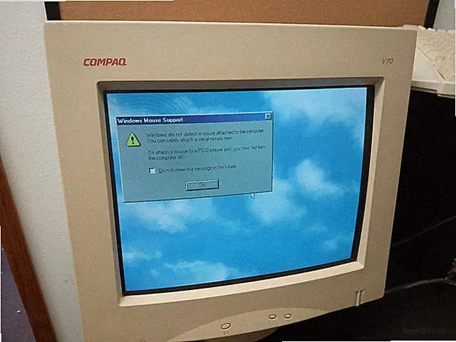 Compaq V70 Model 620 16" CRT Computer Monitor + Stand