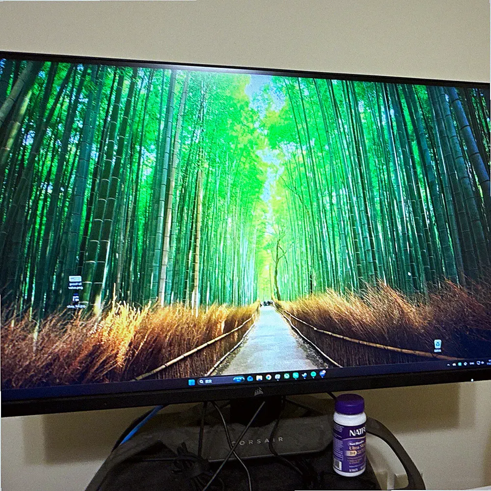 Corsair XENEON 32in 144 hz monitor