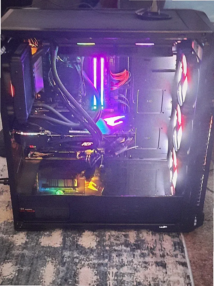 Custom Gaming PC, With Asus Gaming Monitor and Razer Keyboard And Razer mouse.