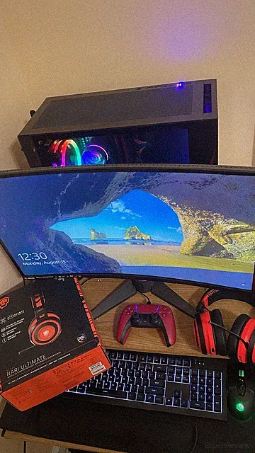Cyberpower PC gaming Bundle (Includes Monitor & More)