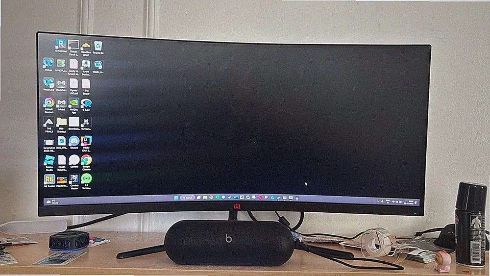 Deco Gear 30" Curved Monitor, 200 Hz, 1ms MPRT, 2560x1080 for Pro and Gaming - O