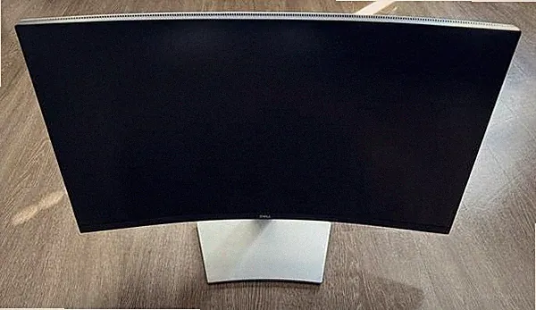 Dell 32" Curved 4K UHD Monitor - Silver