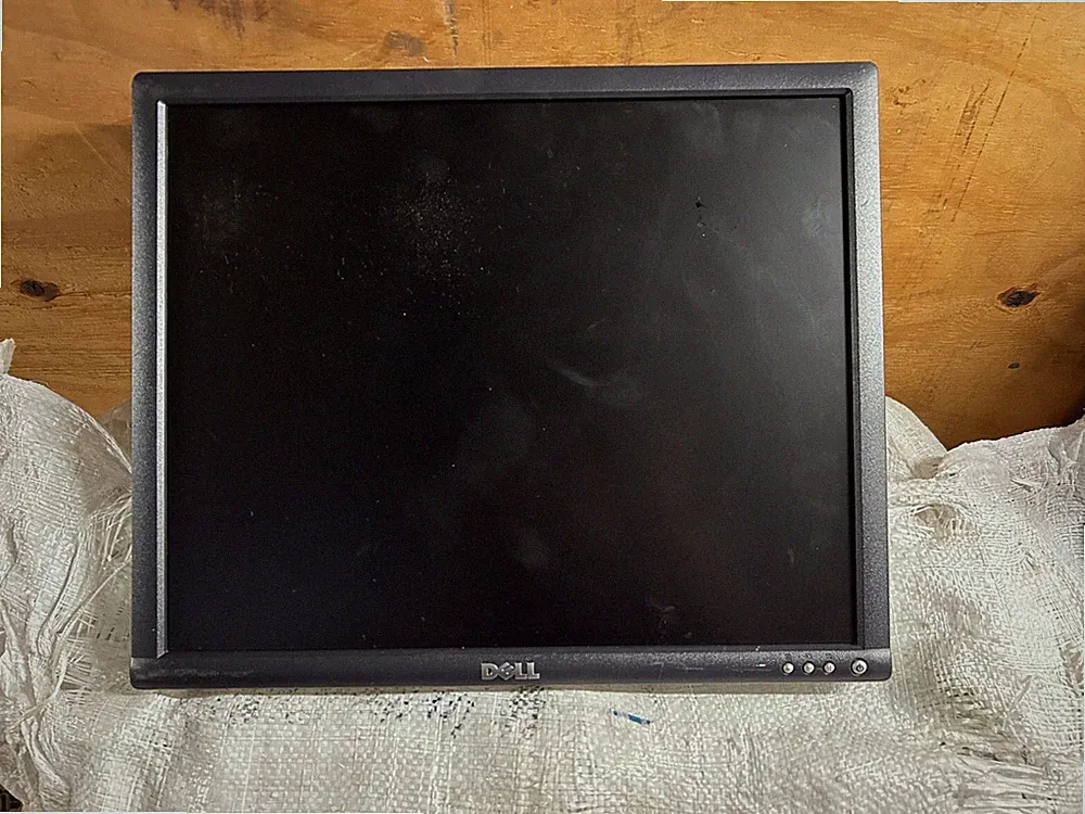 Dell Black Flat Pannal Monitor Screen Desk Top Computer
