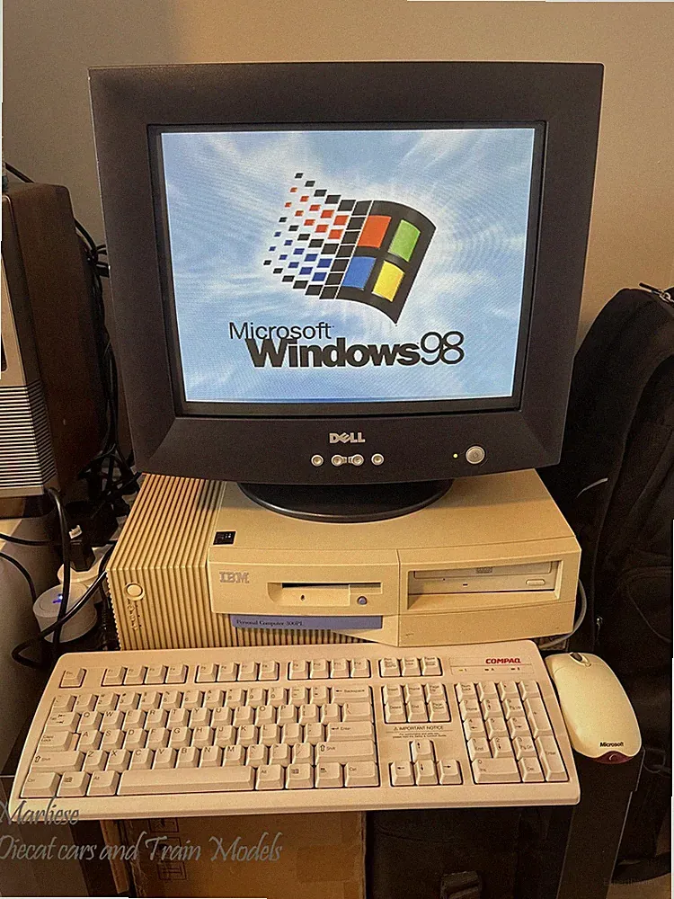 Dell E773C 17" CRT VGA Monitor - Tested Working - Retro Gaming PC Vintage Window