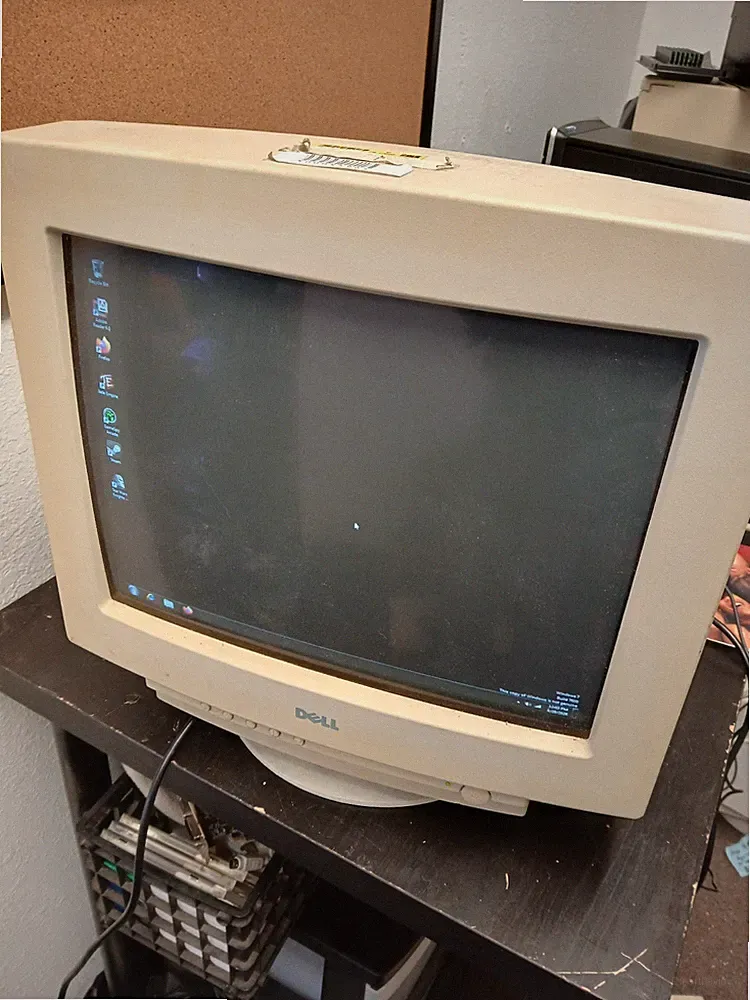 Dell M770 01780R 17" Color CRT VGA Computer Monitor Retro Gaming 1999 Tested!