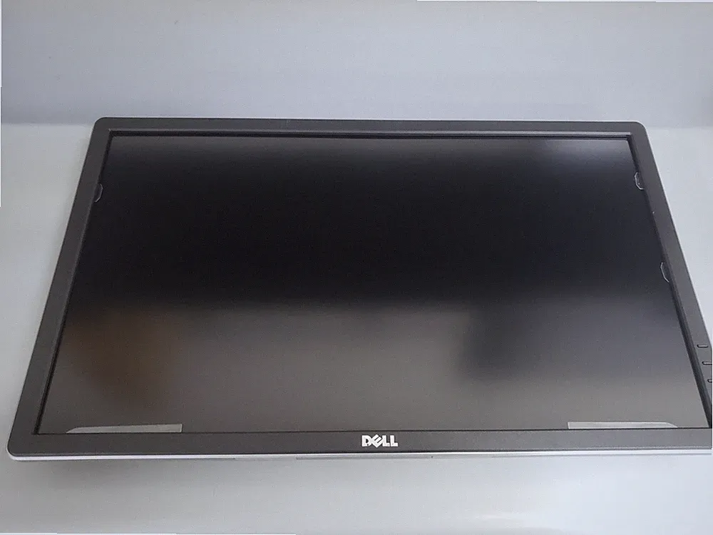 Dell P2415Q 24 in 4K IPS LCD UHD HDMI DisplayPort Computer Monitor WITH Stand