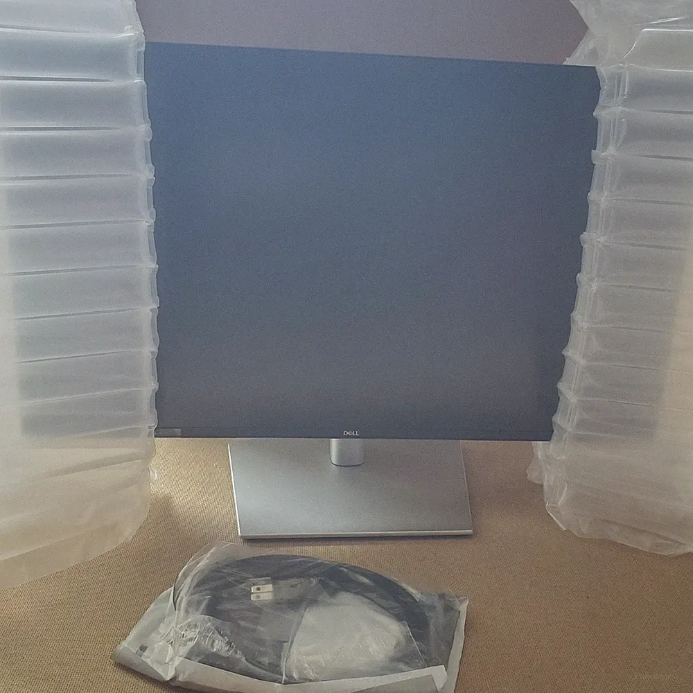Dell P2725DE 27 Inch Monitor 2560x1440 HDMI DP DisplayPort Black