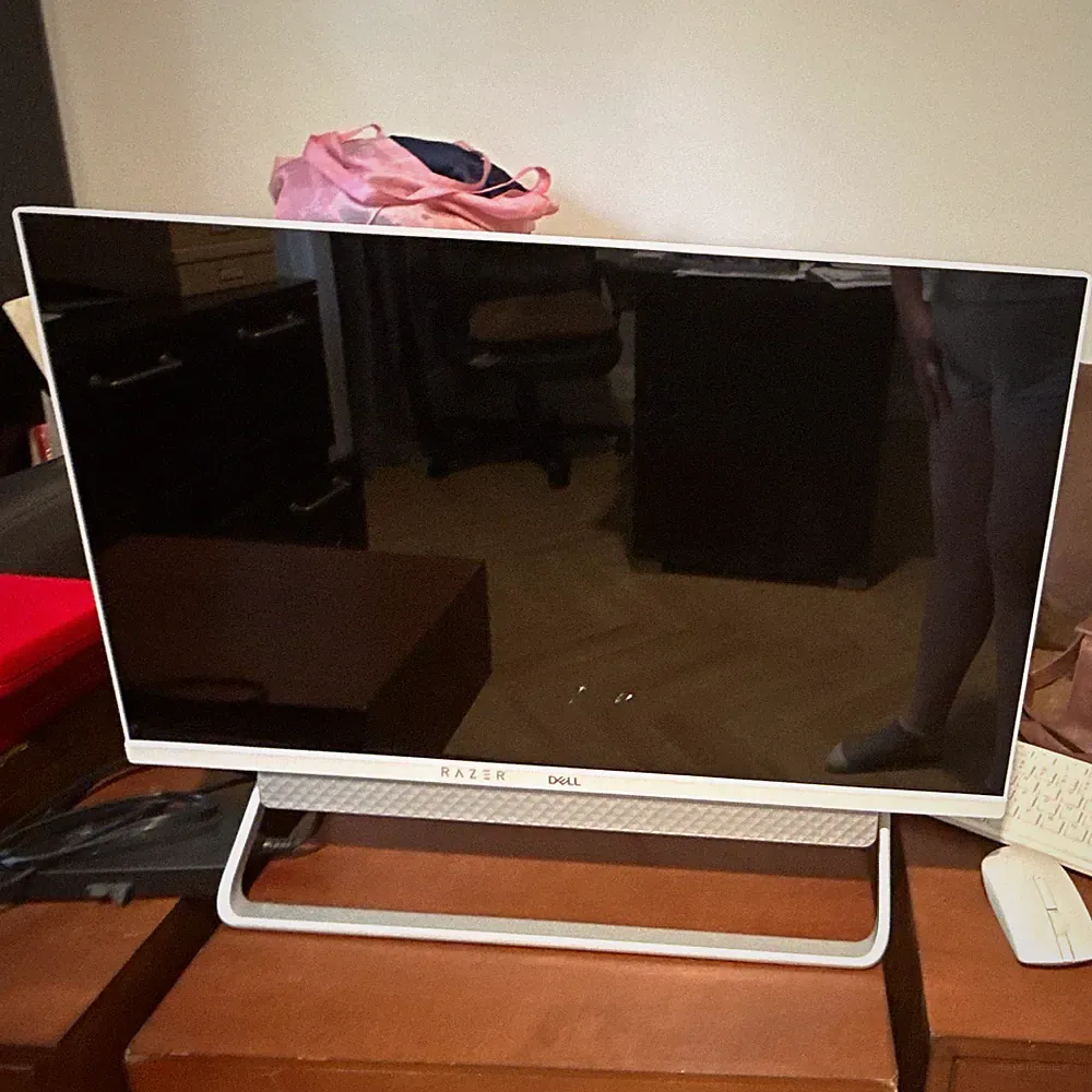 Dell Razer 27" LCD Monitor 1080p 60Hz Anti-Glare HDMI/DisplayPort White
