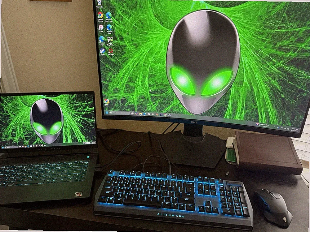 Dell S3222HG 32" Curved Gaming Monitor, and Alienware Gaming Laptop M15 R7