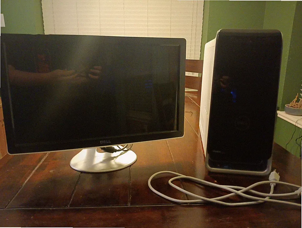Dell Studio Xps 8100 With Monitor ACCEPTING OFFERS