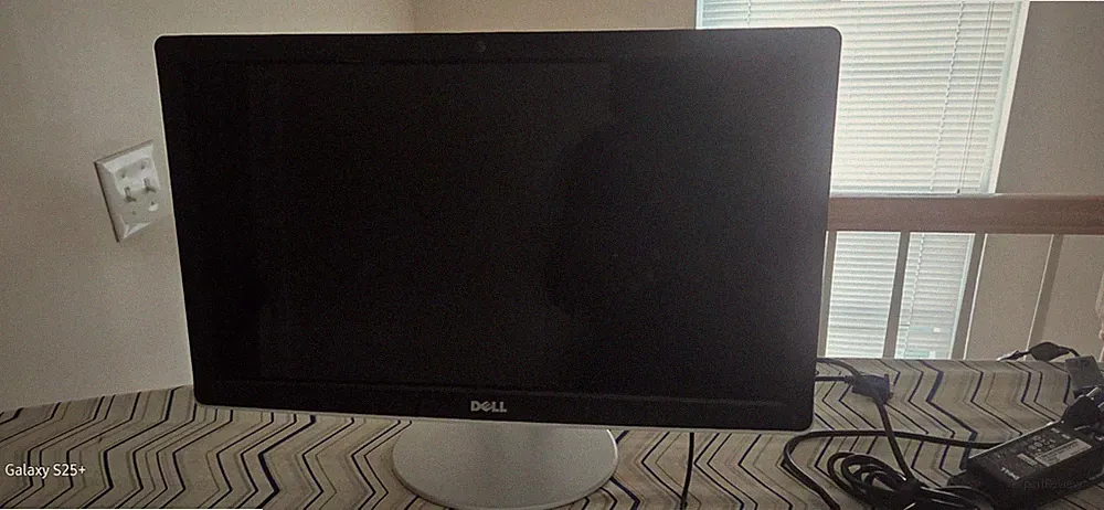 Dell SX2210B 22" Full HD LCD Widescreen Monitor with Webcam and Power Cable