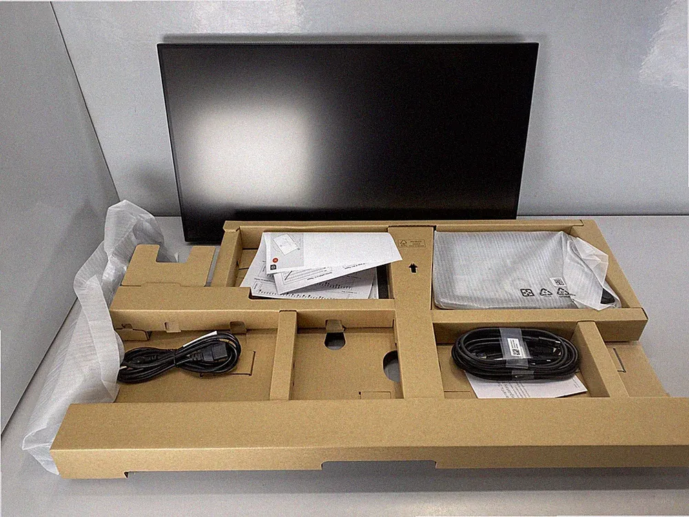 Dell UltraSharp 27" Thunderbolt Hub 1440p Monitor 120Hz- Silver