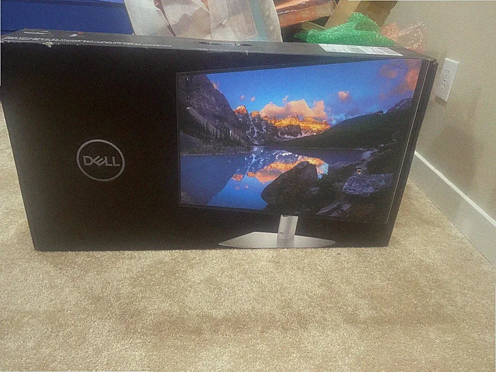 Dell UltraSharp 27" U2724DE Thunderbolt Hub Ultra WQHD LED Monitor BRAND NEW