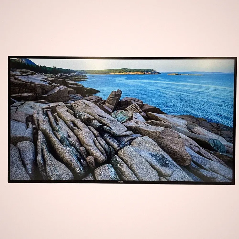 Dell UltraSharp U2718Q 27 in 4K Monitor, IPS 3840 x 2160 @60 Hz, NO STAND