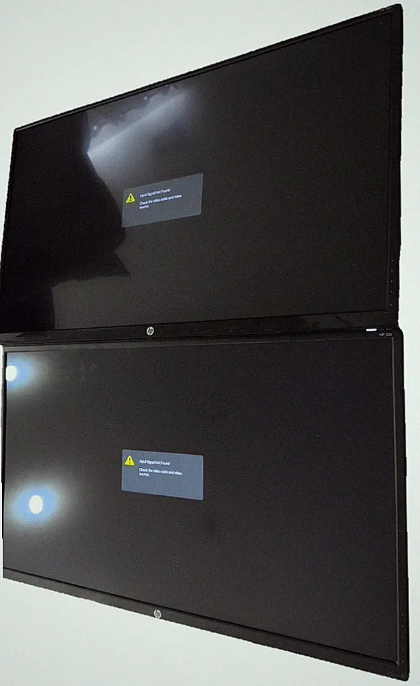 Dual HP 32s 31.5 Inch LCD Monitors For Gaming / Work Station Needs Mounts