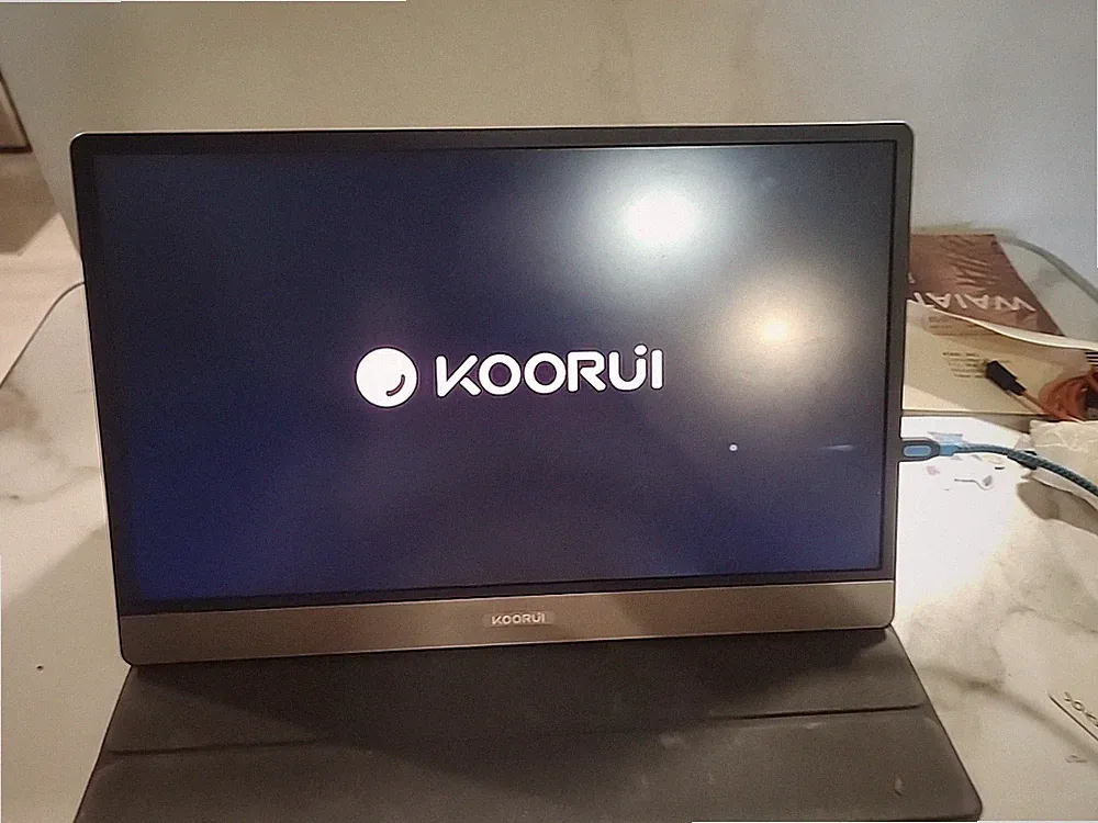 Esports Color Display Monitor 15.6 Inch Koorui 15B1 Black Rechargeable Tested
