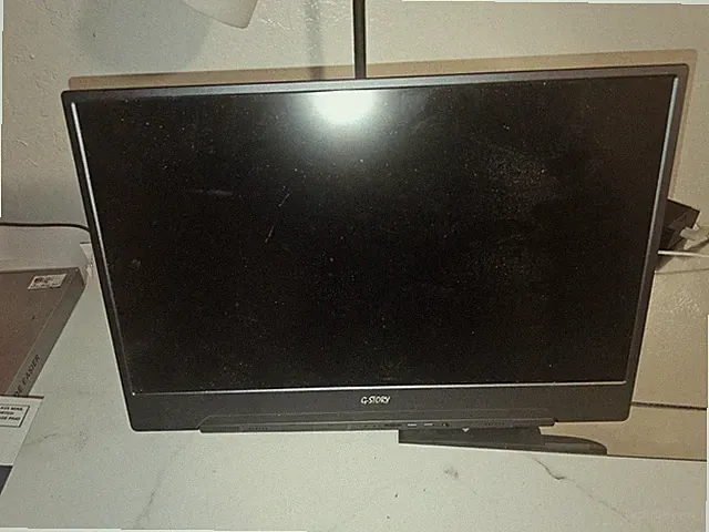 G-STORY 15.6” GST156 ..Does Not Hold Charge..works With Cord..