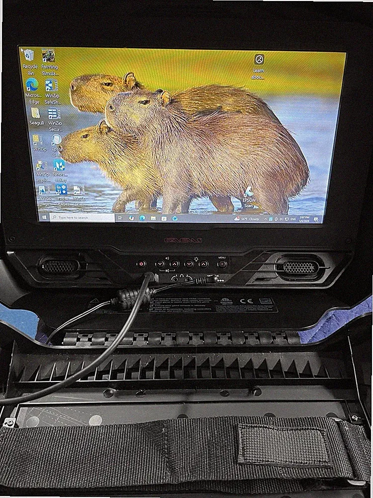 Gaems G155 15.5'' Portable Personal Gaming Environment Monitor HDMI Power Tested
