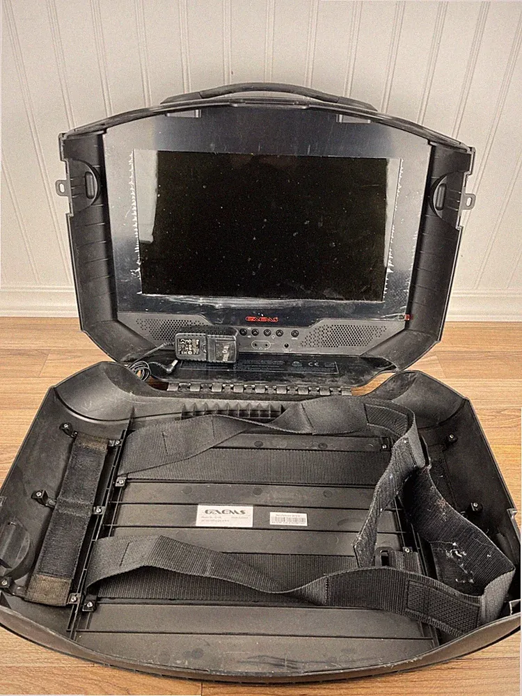 ​GAEMS G155 Portable Personal Gaming Monitor HDMI​​ PS3 Xbox 360 PS4 Case