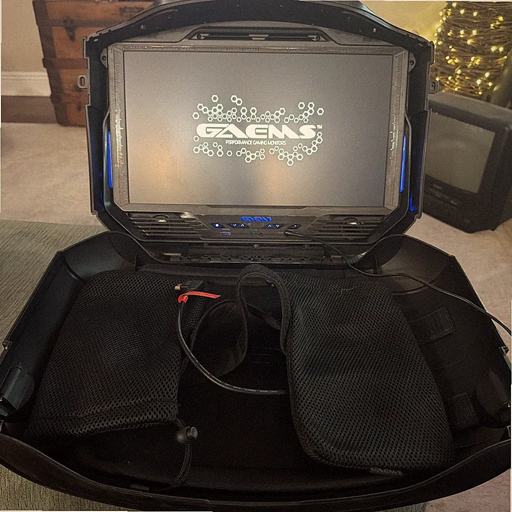 Gaems G190 Vanguard Performance Portable Gaming Monitor Black Charger Included