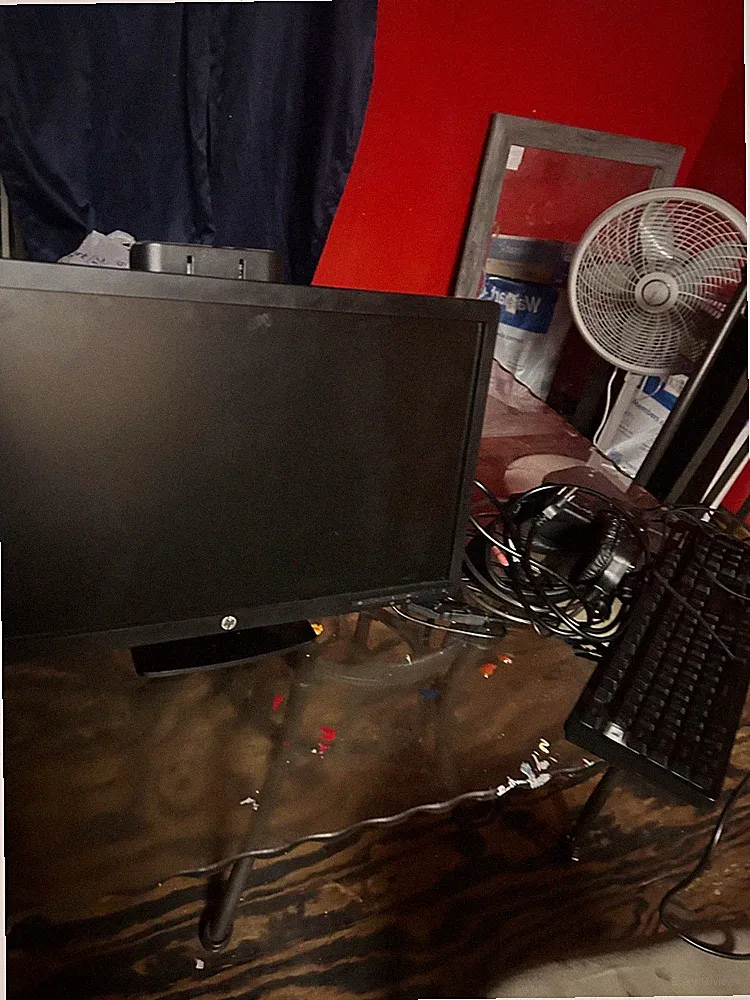 gaming pc bundle comes with mouse, keyboard, monitor PC mouse pad and headphones